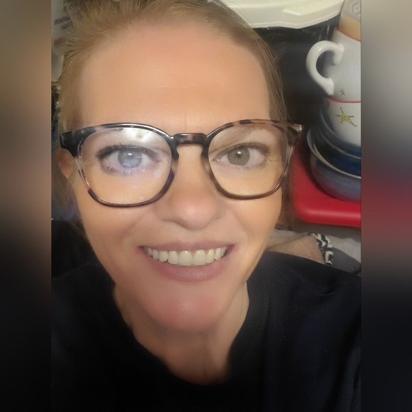 Meet your Posher, Kristi - Picture 2 of 2